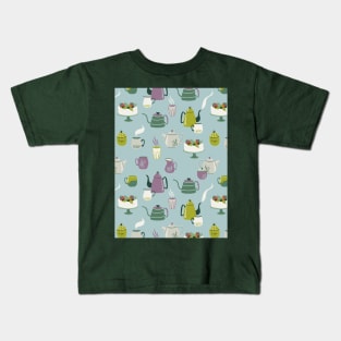 Pattern with ceramic kitchenware and cake Kids T-Shirt